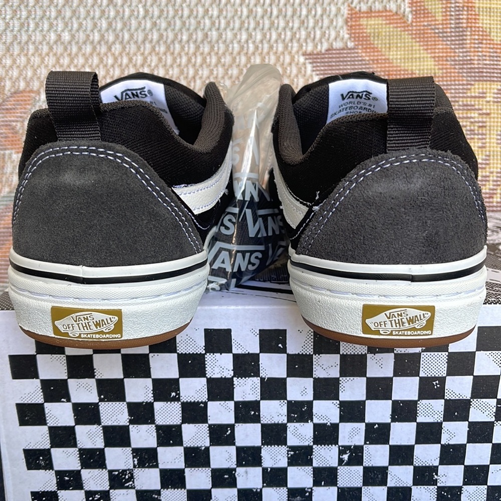 Vans Men’s Kyle Walker
(Twill) Raven
VN0A5JIE87C
Sneakers - athletic shoes - Picture 14 of 16